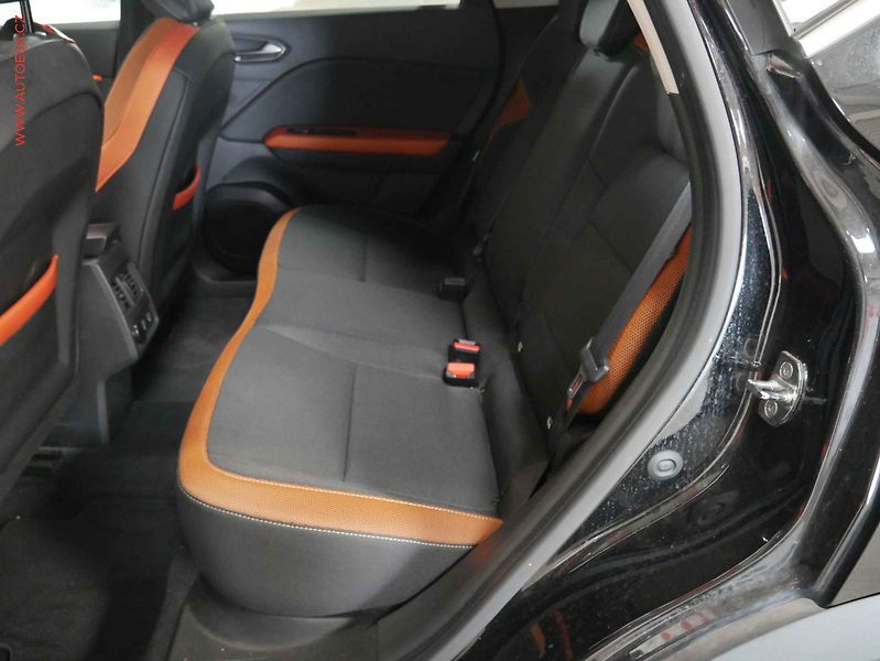 Renault Captur (2020) 1.5 dCi, 1.maj,ČR, AT, navi - fotka 10 z 23
