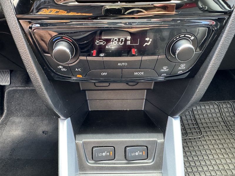 Suzuki Vitara (2016) 1.6i VVT Comfort Plus LED Navi - fotka 11 z 50