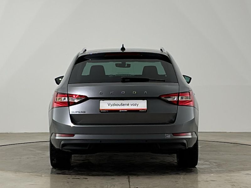 Škoda Superb Style DSG - fotka 17 z 30
