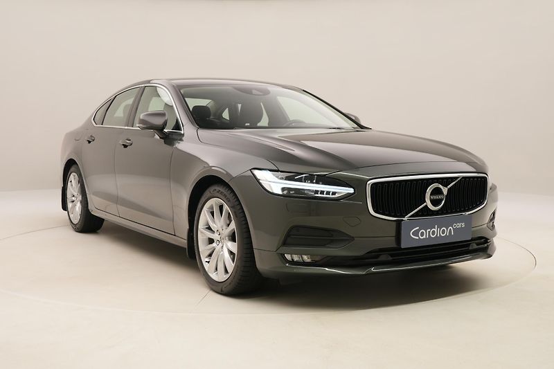 Volvo S90 D4 MOMENTUM AUT REZERVACE - fotka 14 z 43