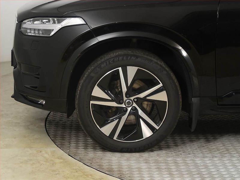 Volvo XC90 (2019) D5 AWD - fotka 15 z 31