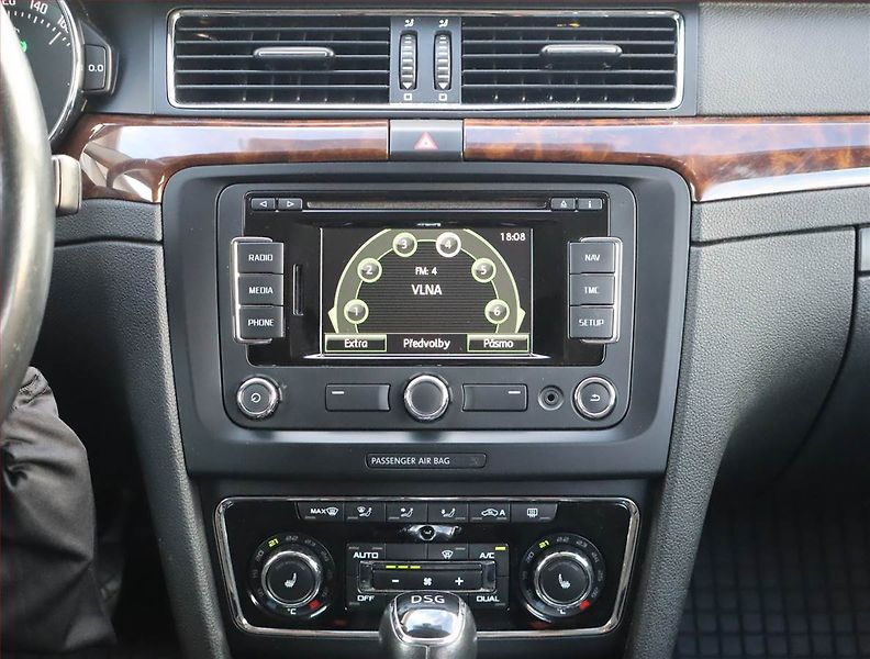 Škoda Superb (2013) 2.0 TDI, Automat, Navi, Xenony - fotka 12 z 20