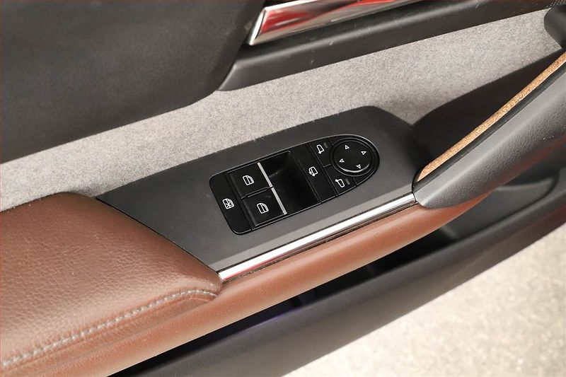 Mazda MX-30 (2020) e-Skyactiv, SoH 91%, Automat - fotka 9 z 20