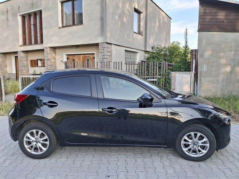 Mazda 2 1.5 benzin  - fotka 9 z 41