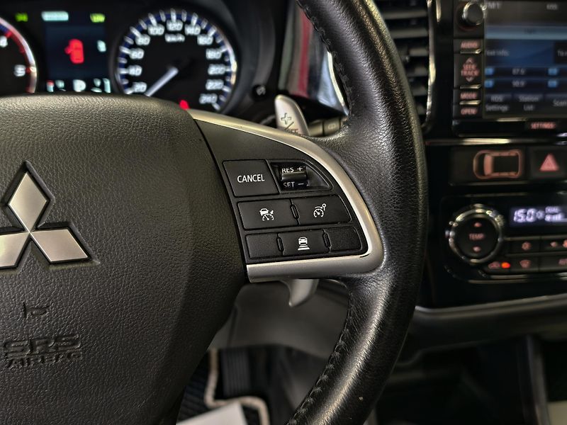 Mitsubishi Outlander 2.2 DI-D 4x4, 7MÍST, INSTYLE - fotka 19 z 24
