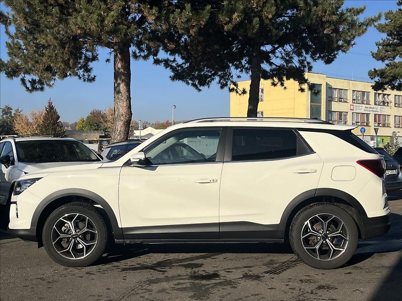 SsangYong Korando 1,5 GDI  AT 2WD STYLE+ TECH - fotka 8 z 26