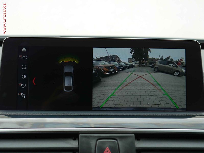 BMW Řada 3 (2019) 2.0D xD, ČR, AT, LED, navi - fotka 16 z 22