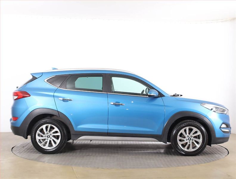 Hyundai Tucson (2018) 2.0 CRDi, 4X4, Serv.kniha - fotka 6 z 17
