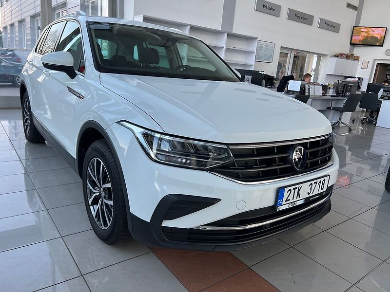 Volkswagen Tiguan Life  1,5TSI 110kW DSG - fotka 2 z 18