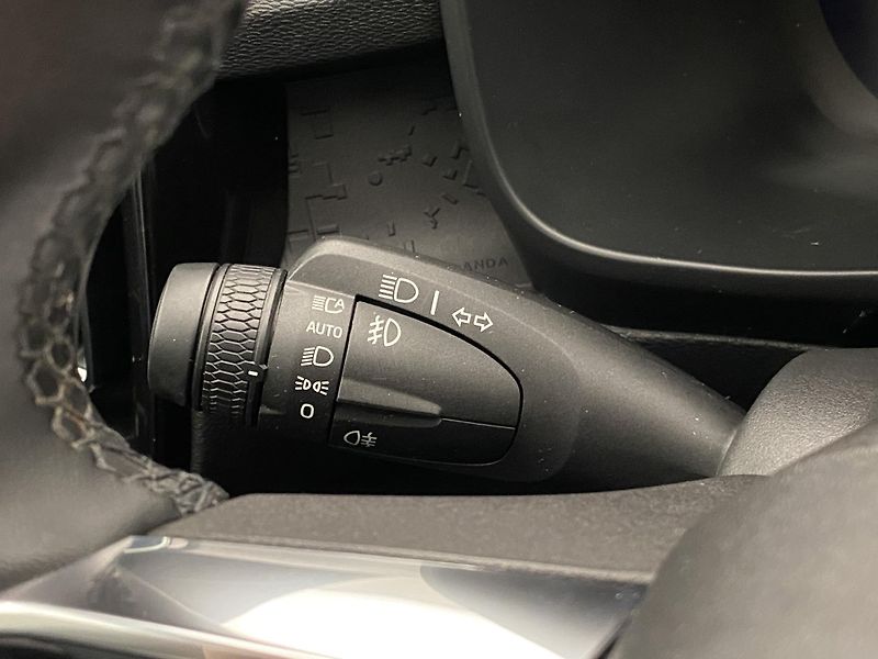 Volvo XC40 PURE ELECTRIC RECHARGE PLUS - fotka 22 z 50