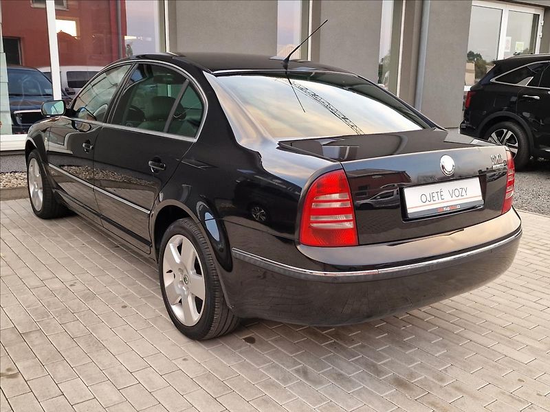Škoda Superb 2.5 TDI  V6 120kW Elegance,ČR - fotka 8 z 46