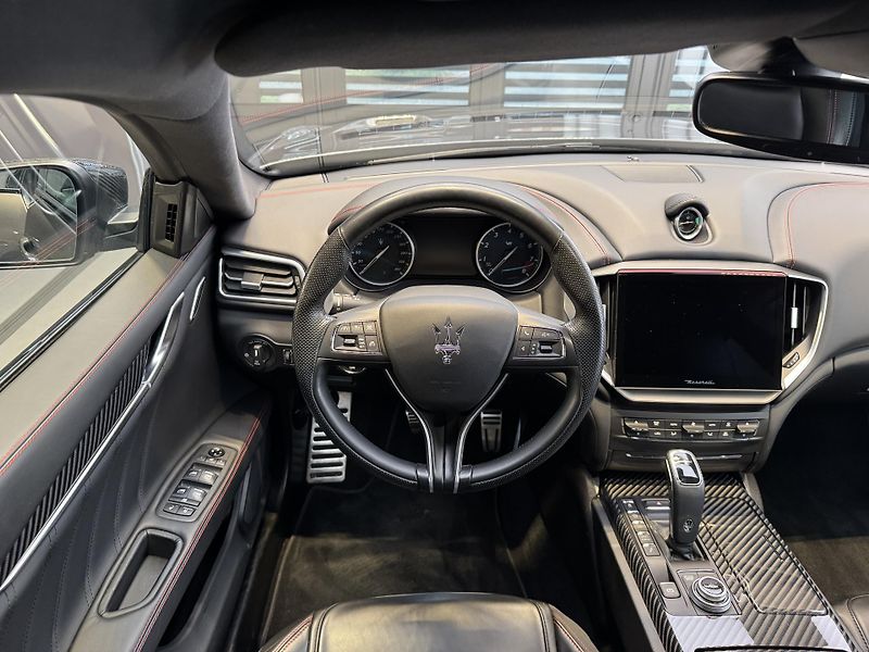 Maserati Ghibli (2022) Trofeo 580 HP - Záruka 03/27 - fotka 15 z 20
