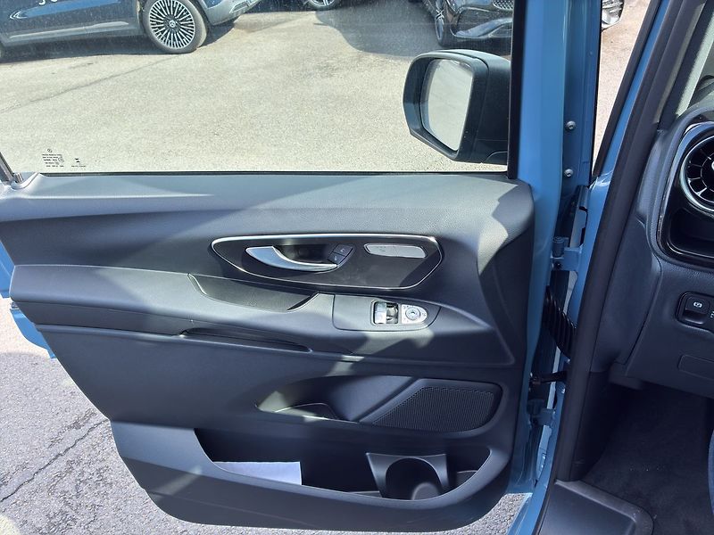 Mercedes-Benz Vito 116 CDI Tourer Select L - fotka 22 z 26