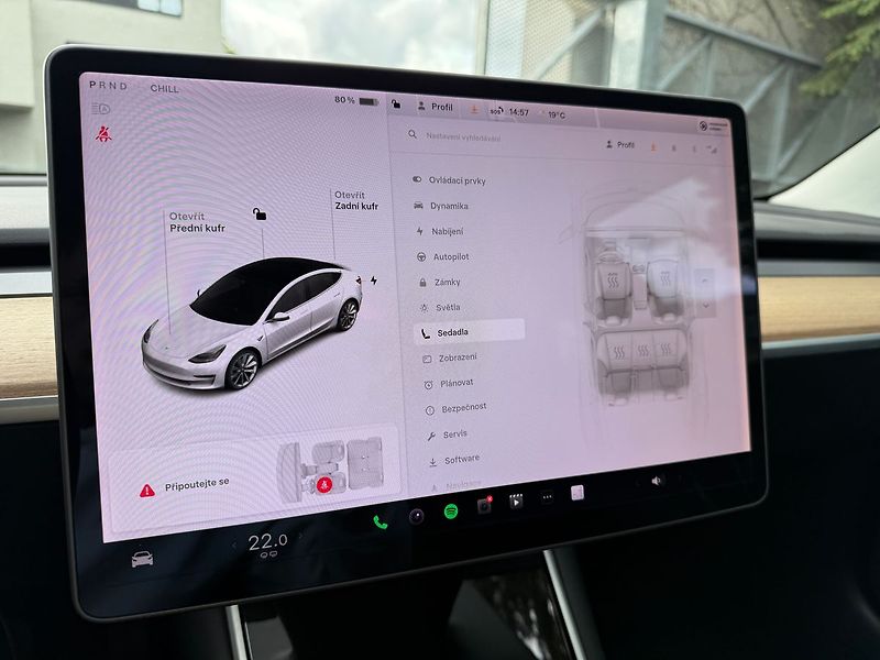 Tesla Model 3 SR Plus REZERVACE - fotka 22 z 39