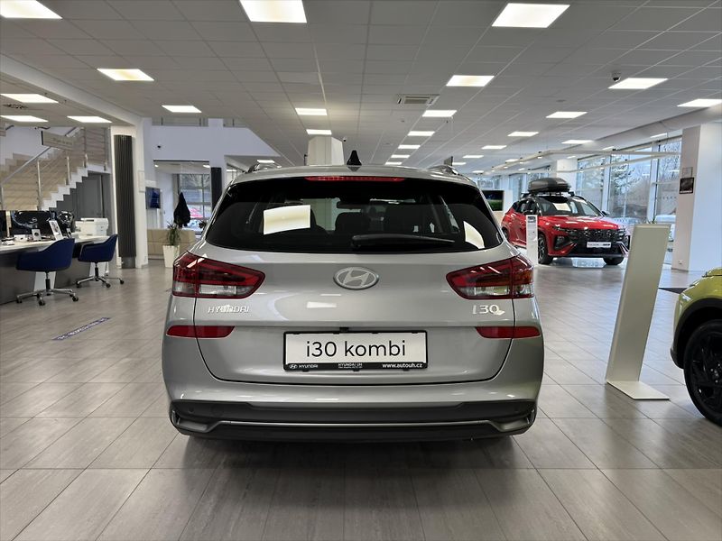 Hyundai i30 (2026) 1,0 T-GDI MT GO CZECH - fotka 4 z 10
