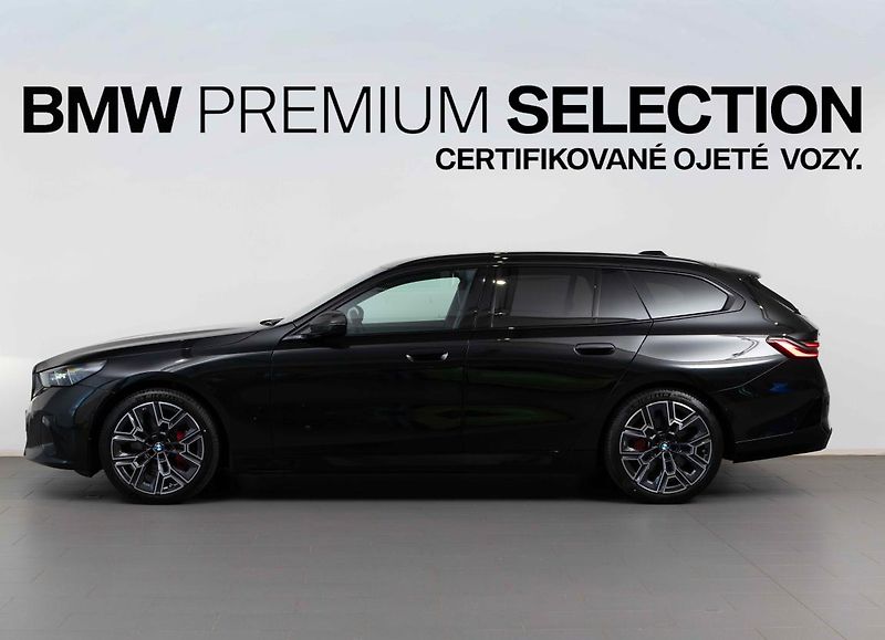 BMW Řada 5 540d xDrive Touring - fotka 2 z 20