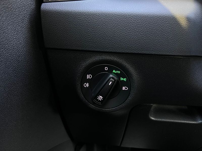 Škoda Karoq 1.0 TSI-Ambition P.KAMERA - fotka 78 z 98