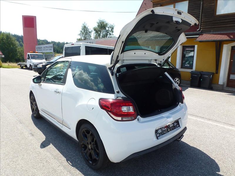 Citroën DS3 1,6 16V VTi THP SportChic - fotka 22 z 49