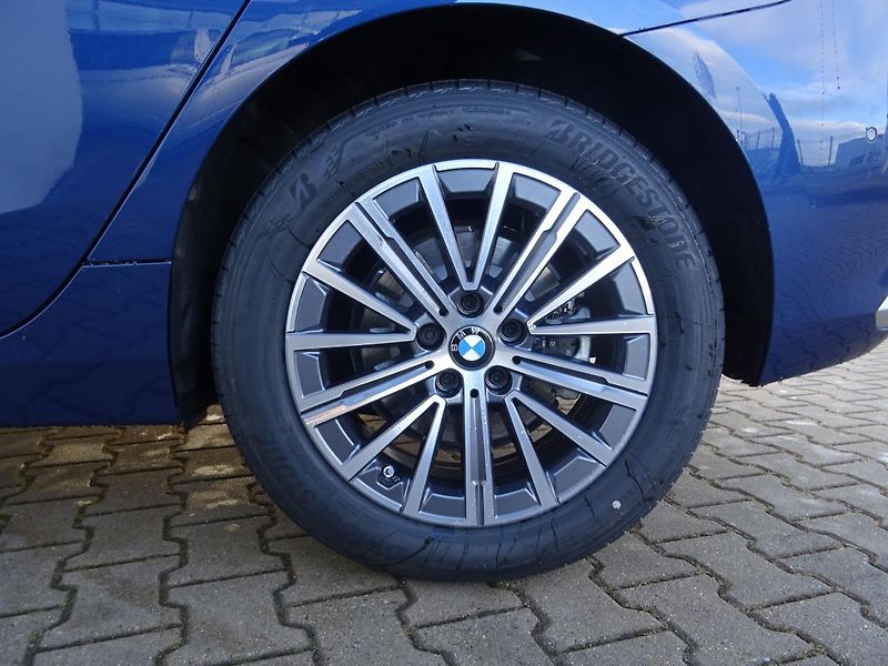 BMW Řada 2 220i Active Tourer - fotka 7 z 7