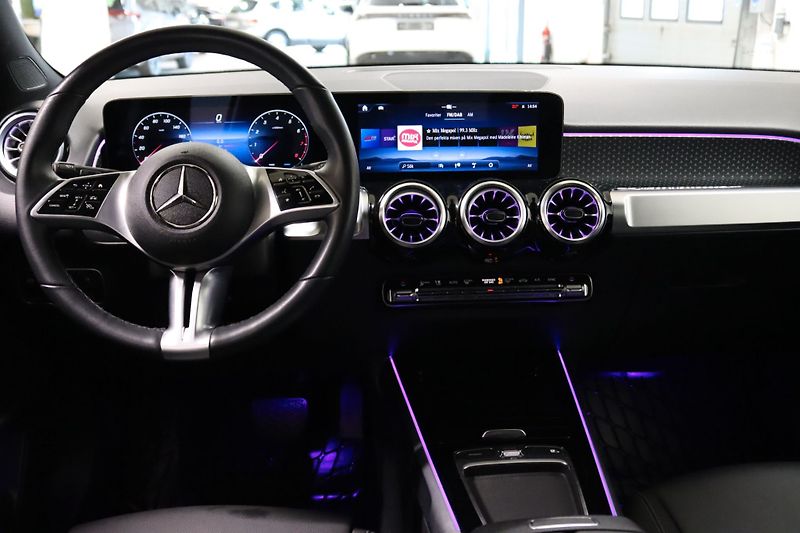 Mercedes-Benz GLB 200 Advanced+ Kamera Taž ACC - fotka 12 z 22