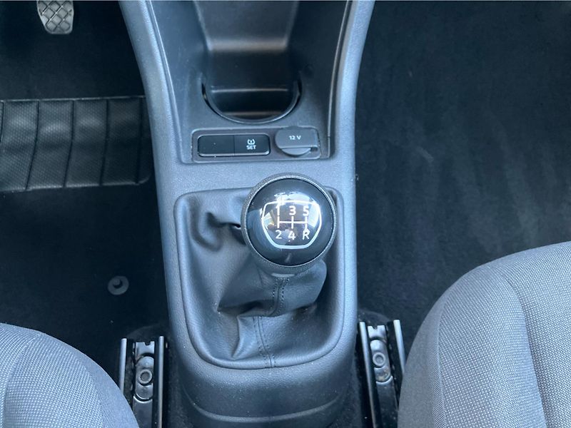 Volkswagen up! 1.0 MPI 48 kW KLIMA - fotka 20 z 30