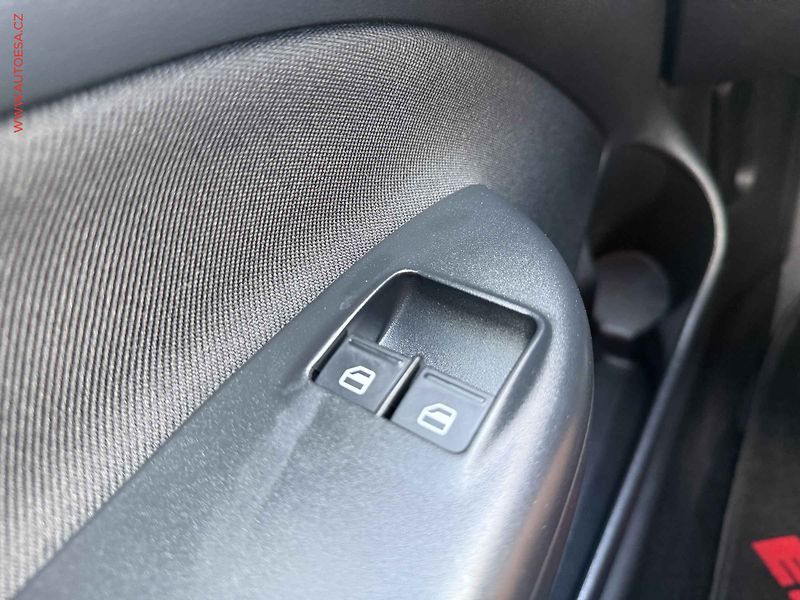 Škoda Octavia (2010) 1.2 TSi, ČR, Ambiente - fotka 11 z 15