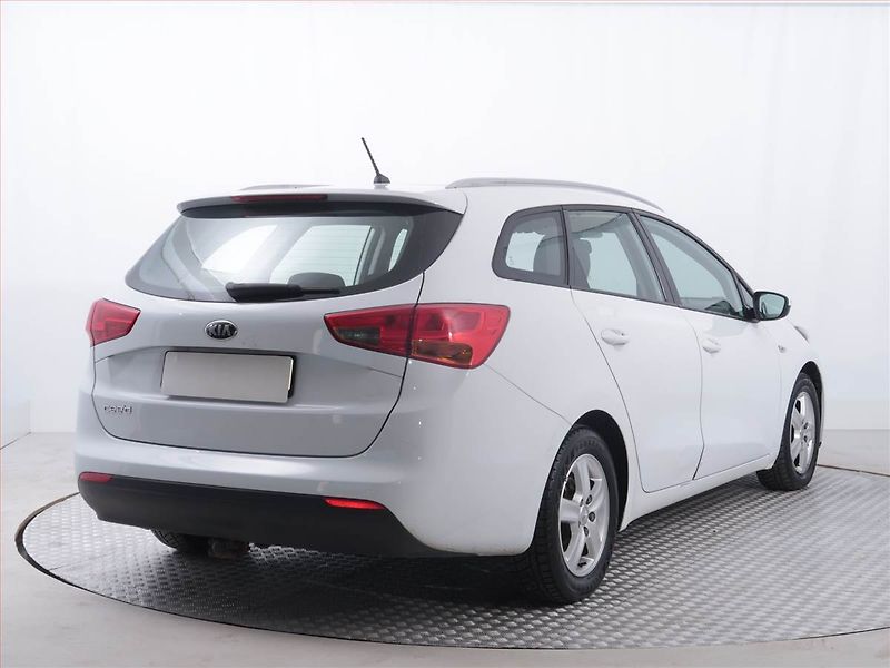 Kia Ceed (2013) 1.6 GDI, Tempomat - fotka 5 z 18