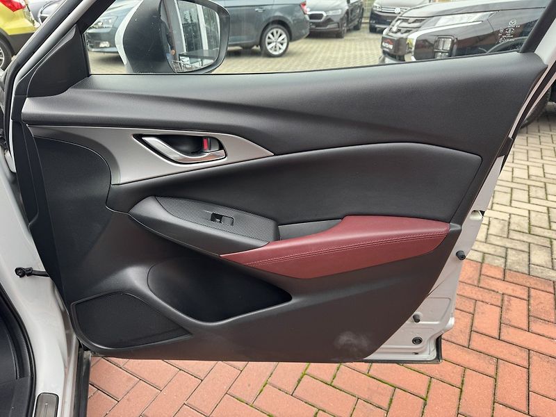 Mazda CX-3 (2015) 2.0i G-150 AWD SportsLine LED - fotka 19 z 48