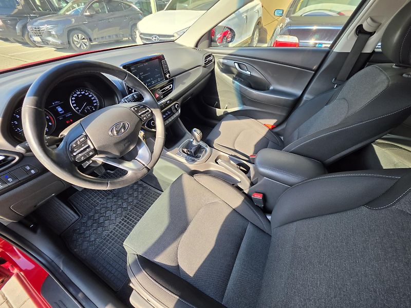 Hyundai i30 (2021) 1,5i 81kW SMART WG - fotka 10 z 17