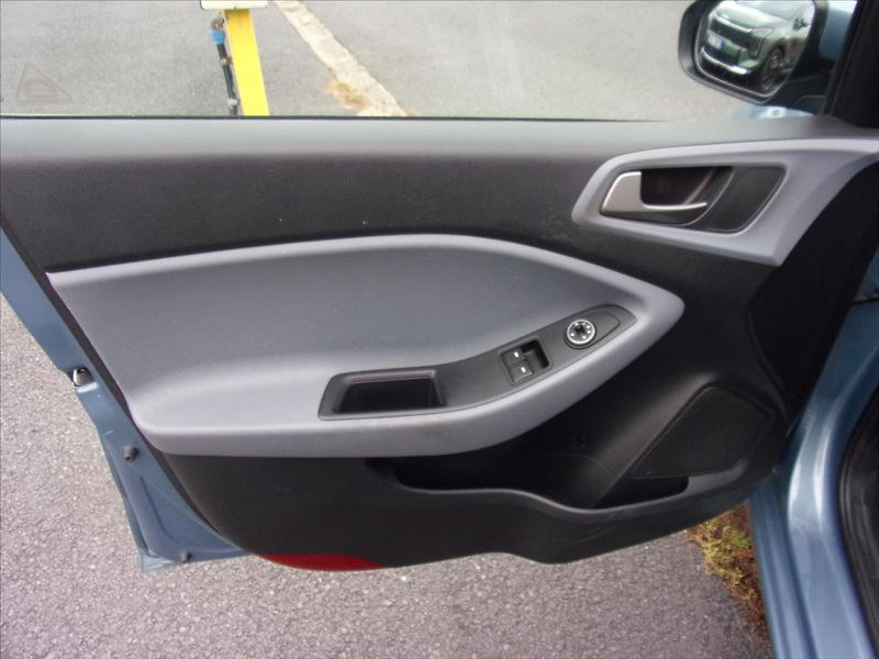 Hyundai i20 1,3 Classic - fotka 14 z 26