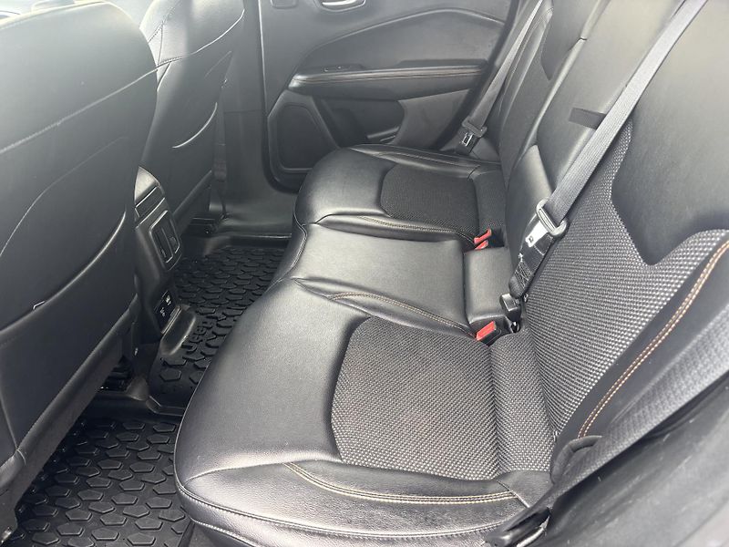 Jeep Compass (2017) 2.0 M-JET, 103kW, ČR, 1majitel - fotka 5 z 8