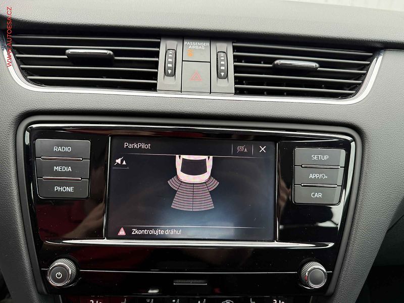 Škoda Octavia (2019) 1.6 TDi, ČR, Ambition - fotka 16 z 17