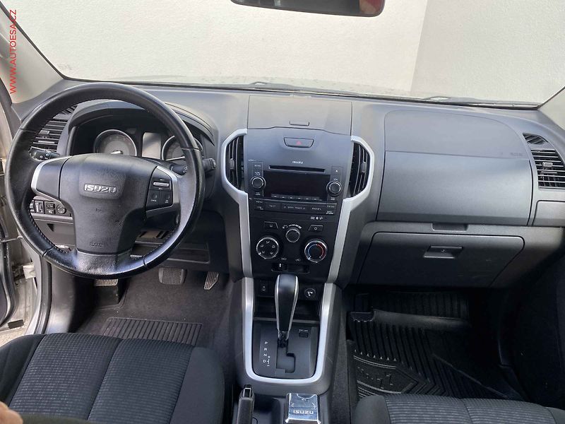 Isuzu D-Max (2017) 1.9D 4x4, ČR, AT, TZ, AC - fotka 8 z 17