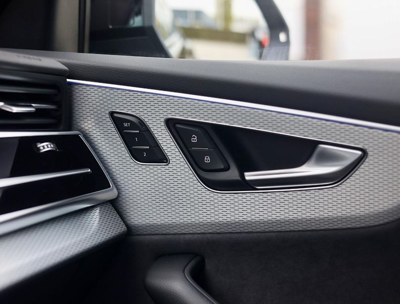 Audi Q8 (2026) 55 TFSIe Quattro - fotka 41 z 47