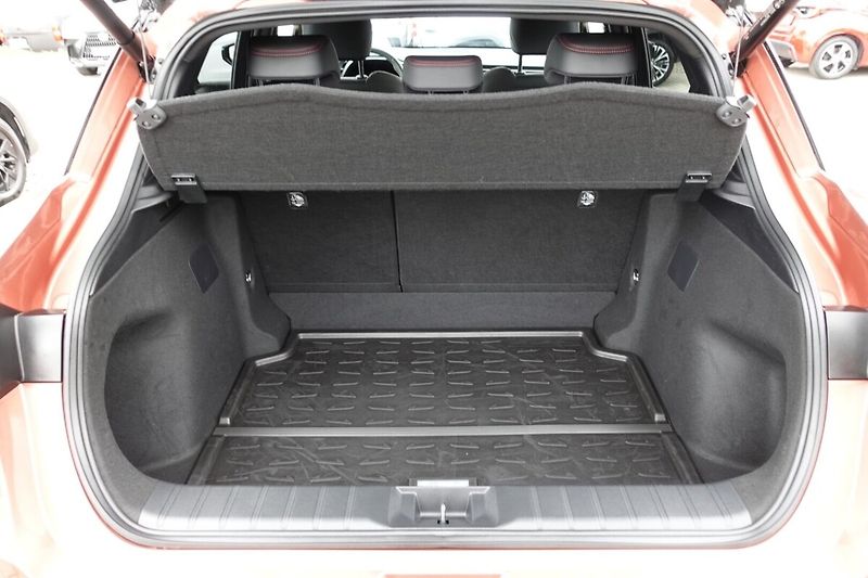 Lexus LBX 1,5 HEV Emotion Tech FWD - fotka 15 z 33