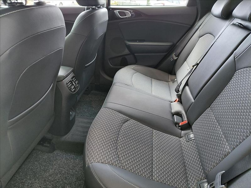 Kia XCeed (2026) 1,6   T-GDI 7DCT EXCLUSIVE - fotka 10 z 13