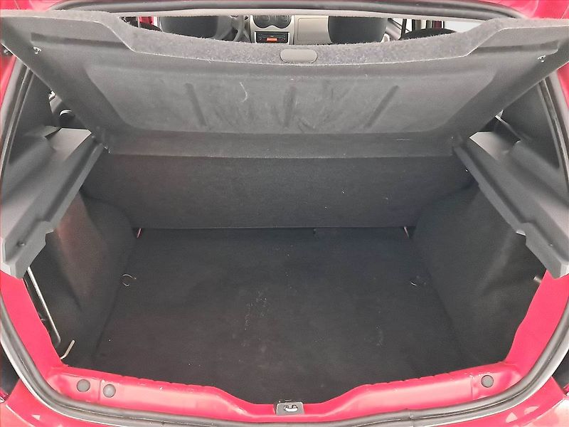 Dacia Sandero (2010) 1.2 16V, nová STK, Tažné - fotka 14 z 14