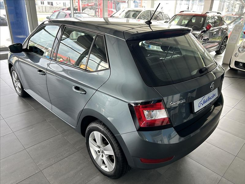 Škoda Fabia 1,0   TSI 70kW,SERVISKA,PŮVOD - fotka 4 z 23