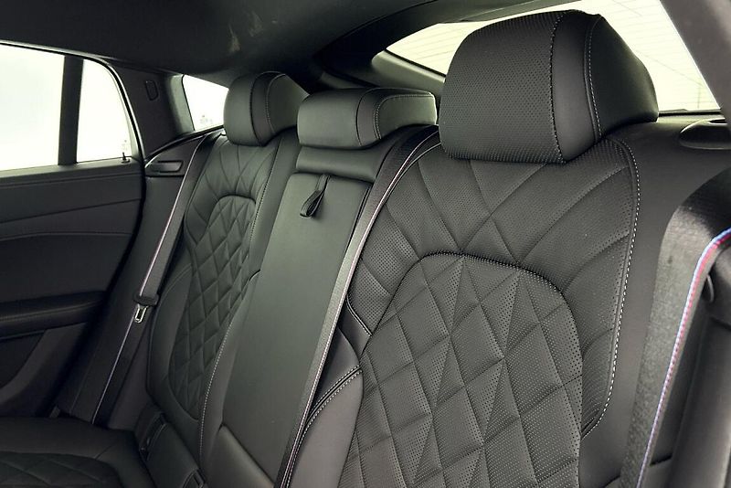 BMW X6 xDrive40d - fotka 9 z 26