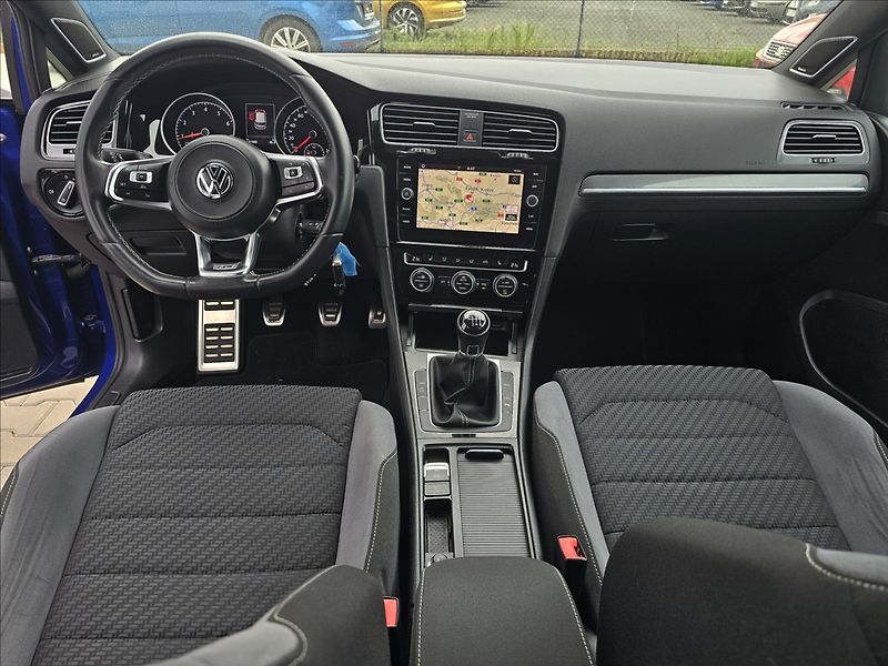 Volkswagen Golf VII 1,4TSi R-Line NAVI ALU - fotka 25 z 43