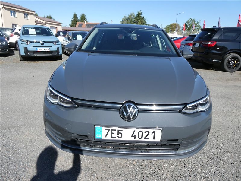 Volkswagen Golf 1,5 TSi 110kW Style,2xkola,DPH - fotka 3 z 47