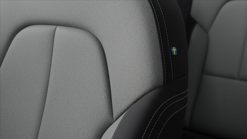 Volvo XC40 (2026) 2,0 B3  Plus - fotka 7 z 9