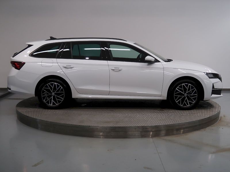 Škoda Octavia (2024) TOP SELECTION 1.5TSI 110KW - fotka 8 z 37