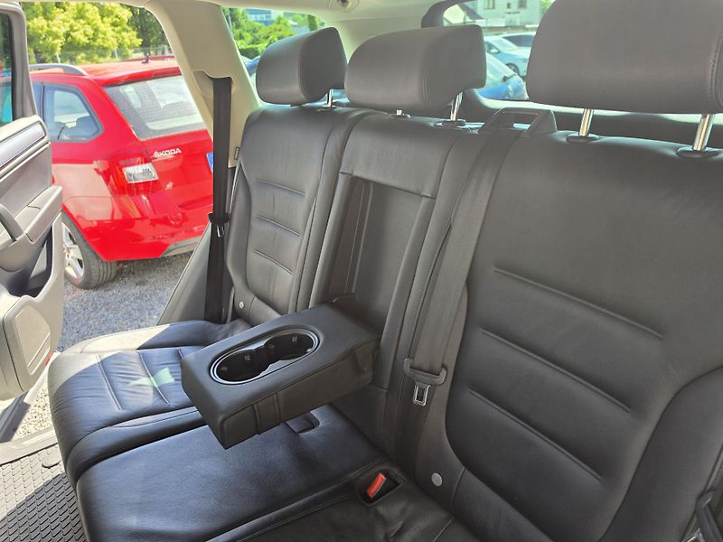 Volkswagen Touareg 3.0 TDI 4Motion Dyn Aud R-Line - fotka 11 z 24