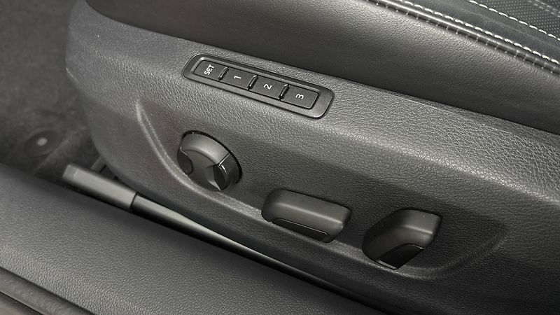 Škoda Superb 2.0 TSI DSG 4x4 Style - fotka 22 z 34