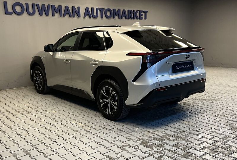 Toyota bZ4X PRESTIGE AWD - fotka 16 z 17