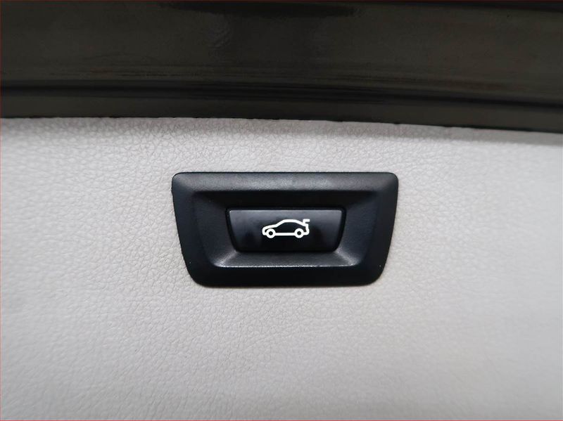 BMW Řada 3 (2013) 320 d, Automat, Serv.kniha - fotka 18 z 19
