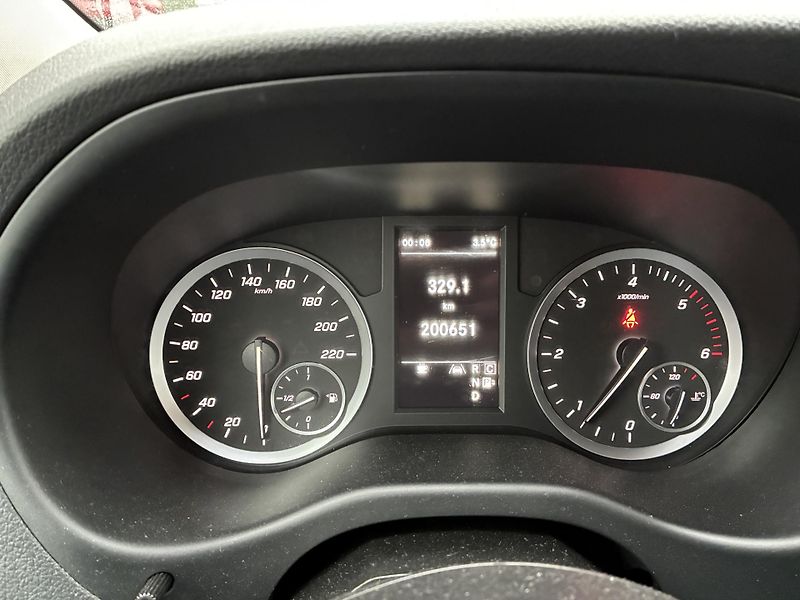 Mercedes-Benz Vito TOURER 2.0CDI 116 120kW XL AT9 - fotka 20 z 34
