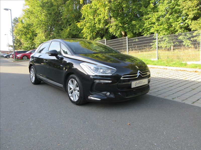 Citroën DS5 2,0 HDi Hybrid, 4x4, automat - fotka 5 z 26