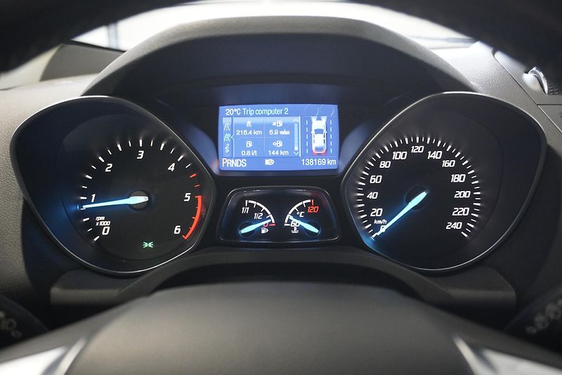 Ford Kuga 2.0 TDCI 132kW TITANIUM 4X4 - fotka 17 z 32